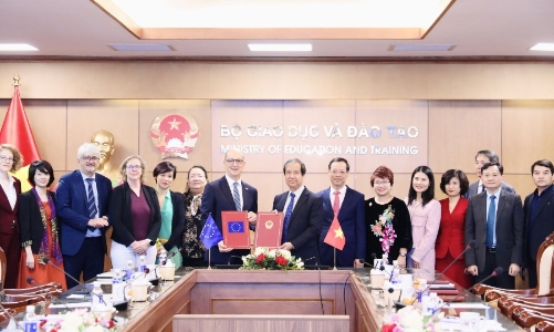 Vietnam, EU sign €50 mln deal to develop green and digital workforce