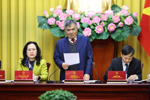 Phó Chủ nhiệm Văn phòng Chủ tịch nước, Trợ lý Chủ tịch nước Cấn Đình Tài, chủ trì Họp báo - Ảnh: VGP.