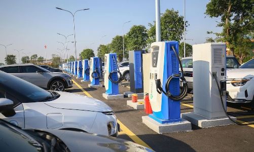 2025 - Năm ô tô điện 