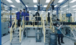 Công ty Phoenix Tailings vận hành một nhà máy sản xuất kim loại ở Exeter, New Hampshire.