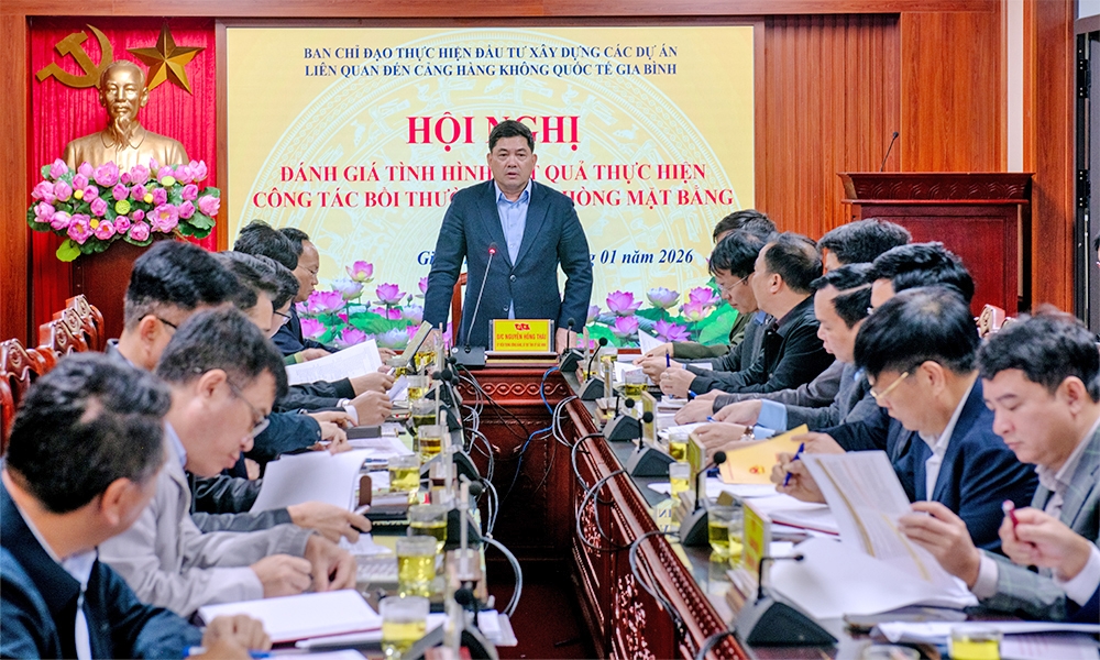 Bí thư Tỉnh ủy Bắc Ninh Nguyễn Hồng Thái chủ trì hội nghị. Ảnh: Báo Bắc Ninh