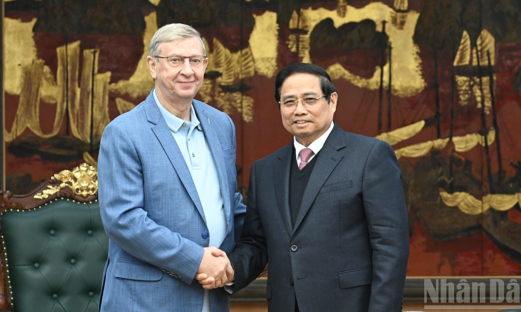 Thủ tướng Phạm Minh Chính và Chủ tịch Tập đoàn AFK Sistema Vladimir Petrovich Evtushenkov. Ảnh: Nhân dân