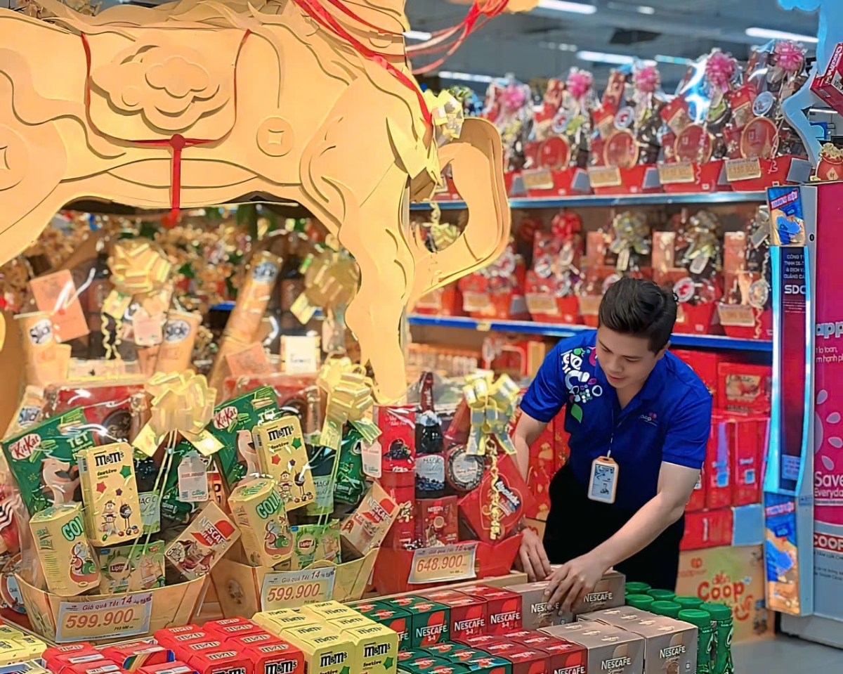 Hệ thống siêu thị Coop Mart cũng triển khai giảm giá trực tiếp với 2.600 sản phẩm.