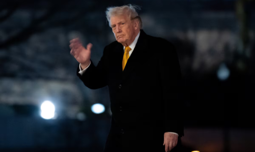 Tổng thống Trump hoãn tăng thuế quan đối với đồ nội thất, dọa áp thêm thuế quan lên Ấn Độ