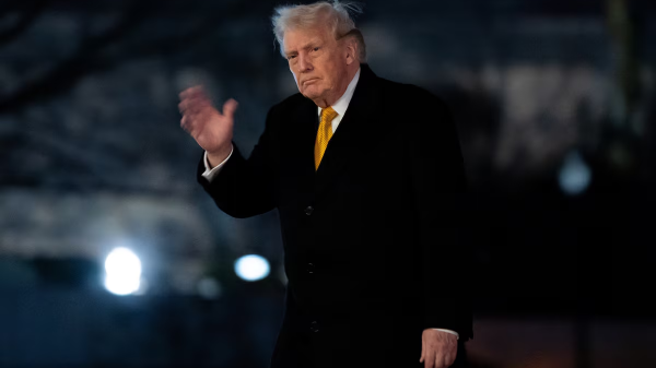 Tổng thống Trump hoãn tăng thuế quan đối với đồ nội thất, dọa áp thêm thuế quan lên Ấn Độ