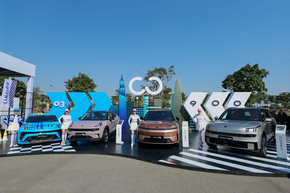 <i>Lynk & Co trưng bày mẫu 03+, 06, 08 và 900 tại sự kiện Car Awards 2025</i>