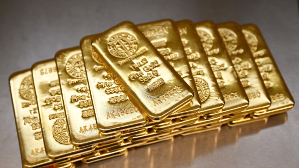 Giá vàng nhảy hơn 100 USD/oz, SPDR Gold Trust “án binh bất động”