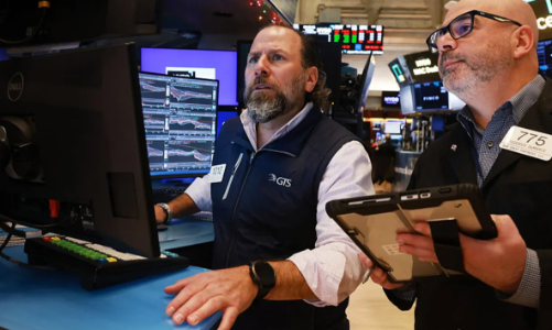 Chứng khoán Mỹ xanh rực dù Venezuela bất ổn, giá dầu tăng 1 USD/thùng