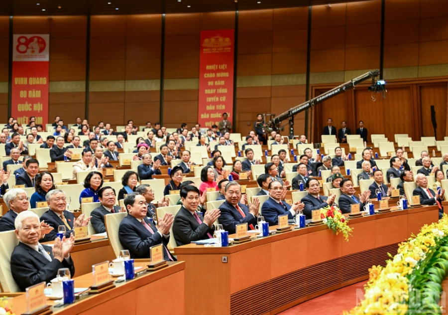 Các đồng chí lãnh đạo, nguyên lãnh đạo Đảng, Nhà nước và các đại biểu dự Lễ kỷ niệm. Ảnh: Nhân Dân