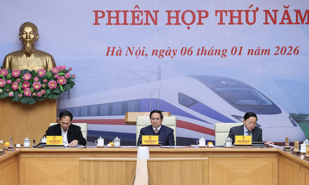 Thủ tướng Chính phủ Phạm Minh Chính chủ trì phiên họp thứ 5 Ban Chỉ đạo các công trình trọng điểm, dự án quan trọng quốc gia lĩnh vực đường sắt. Ảnh: VGP