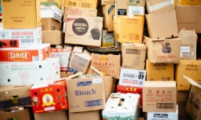 Quy trình logistics ngược thông thường bao gồm nhiều bước, từ tập hợp hàng hóa hoàn trả, kiểm tra, phân loại cho đến xử lý cuối cùng. Ảnh minh họa