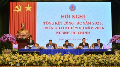 PM urges finance ministry to effectively mobilize resources for development