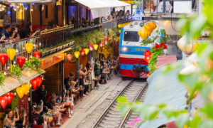 Hà Nội: Giảm tàu qua cầu Long Biên, dừng tàu hàng khu phố cà phê đường tàu
