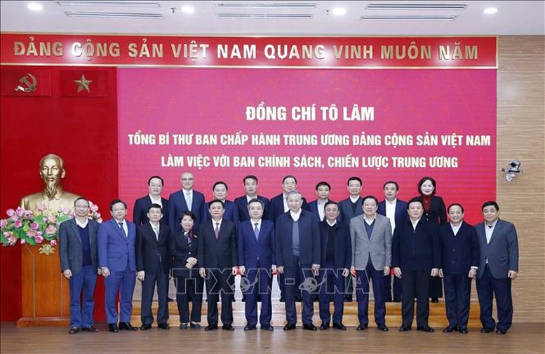 Tổng Bí thư Tô Lâm và các đại biểu - Ảnh: TTXVN