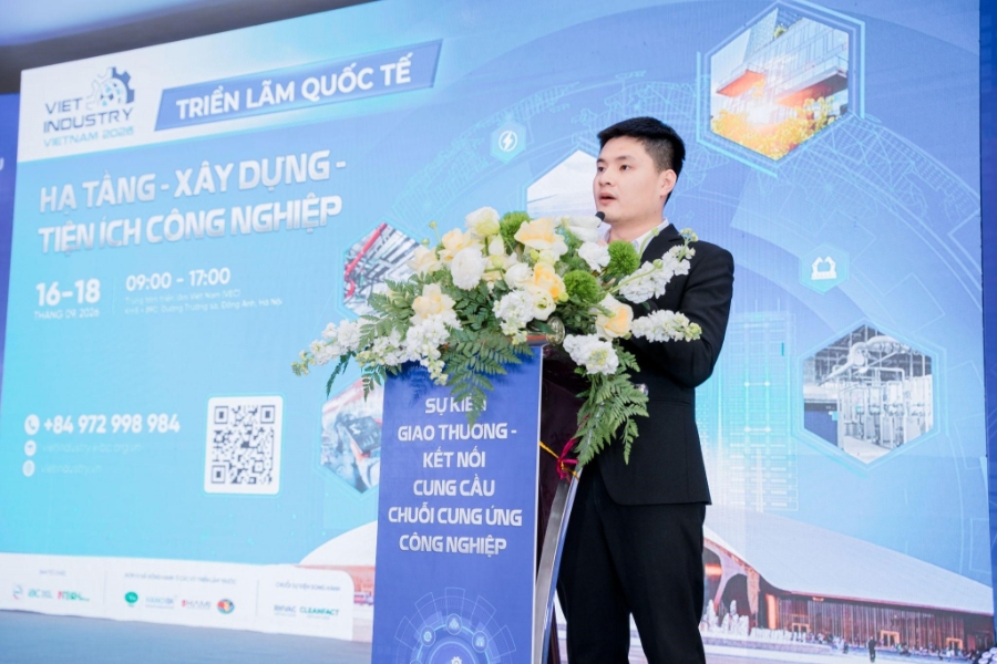 Đại diện Ban Tổ chức giới thiệu Viet Industry 2026 với nhiều điểm nhấn mới.
