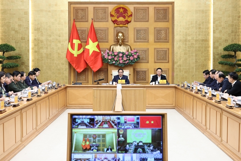 Thủ tướng Chính phủ Phạm Minh Chính chủ trì Hội nghị trực tuyến với các tỉnh, thành phố miền Trung về tình hình triển khai "Chiến dịch Quang Trung". Ảnh: VGP