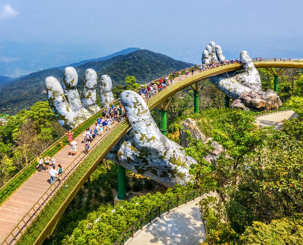 Năm 2026,&nbsp;ngành&nbsp;du lịch Việt Nam&nbsp;đặt mục tiêu đón 25 triệu lượt khách quốc tế và đạt doanh thu trên 1,1 triệu tỷ đồng.&nbsp;