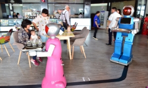 AI sẽ giúp hay “hại” ngành F&B trong năm 2026?
