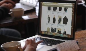 Khảo sát cho thấy 25% người tiêu dùng đã sử dụng công cụ mua sắm dựa trên AI tạo sinh (generative AI) trong năm 2025