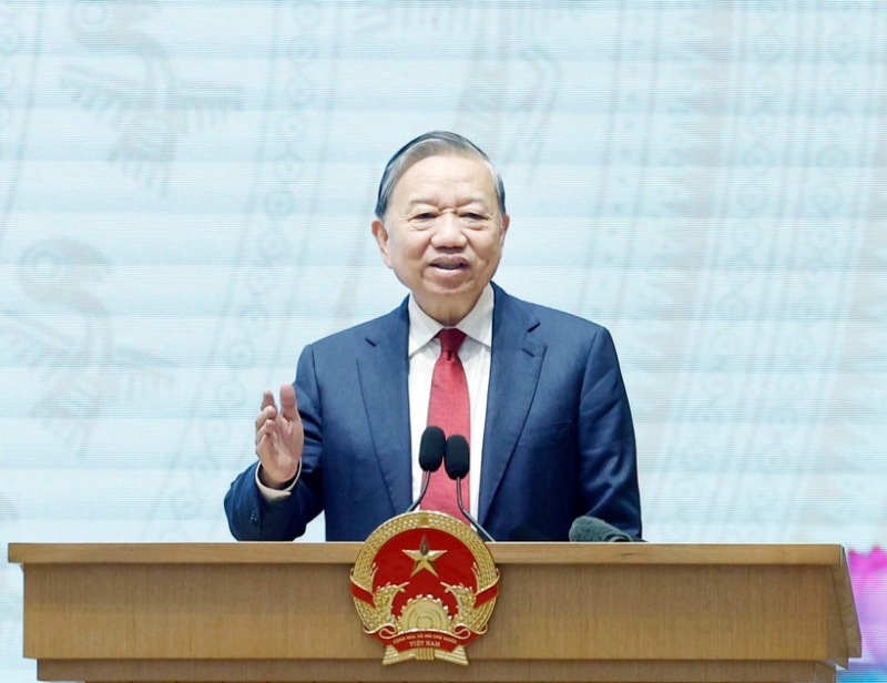Party leader calls for decisive mindset shift from administration to development creation