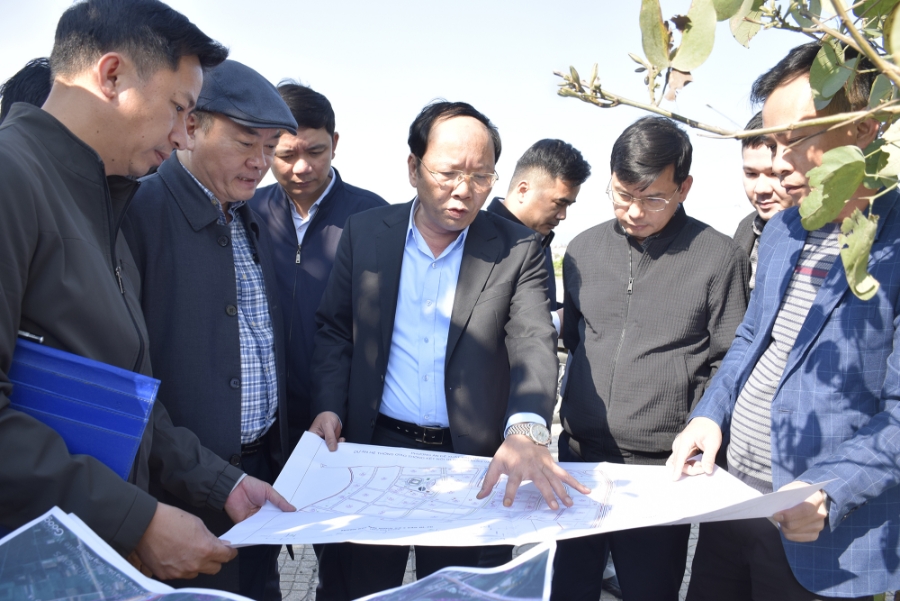 Đoàn kiểm tra quy hoạch Dự án nhà ở xã hội tại vị trí số 03 ở xã Trung Lộc