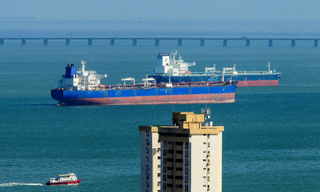 Sự phụ thuộc của Mỹ vào dầu thô nặng nhập khẩu