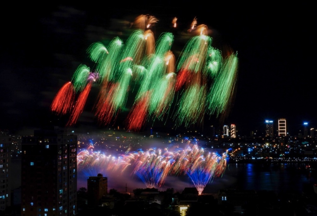 Đêm pháo hoa "Lung linh sông Hàn".