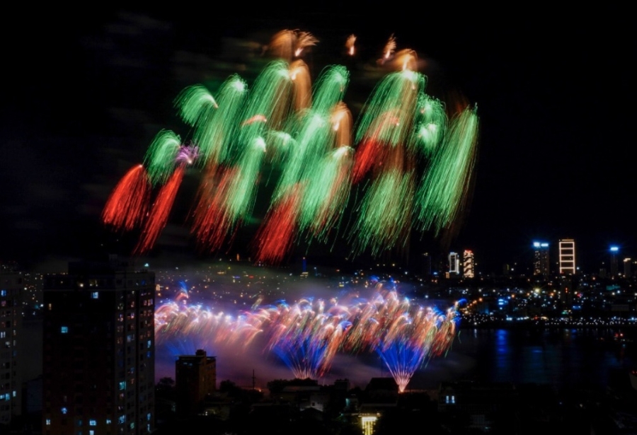 Đêm pháo hoa "Lung linh sông Hàn".