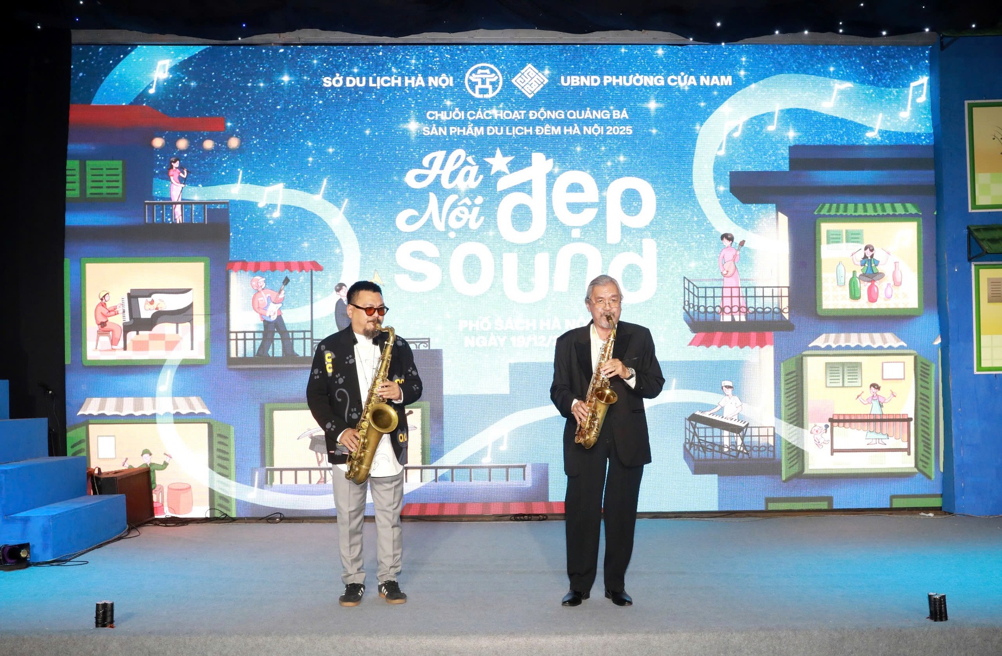 Tour xe đạp đêm “Hà Nội Đẹp Sound”. 