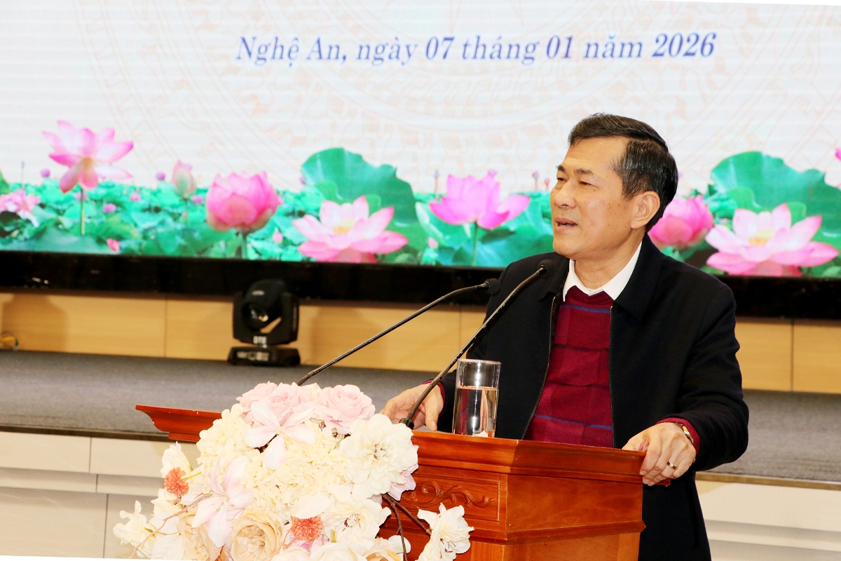 Phó Chủ tịch UBND tỉnh Nghệ An Thái Văn Thành phát biểu tại buổi họp báo