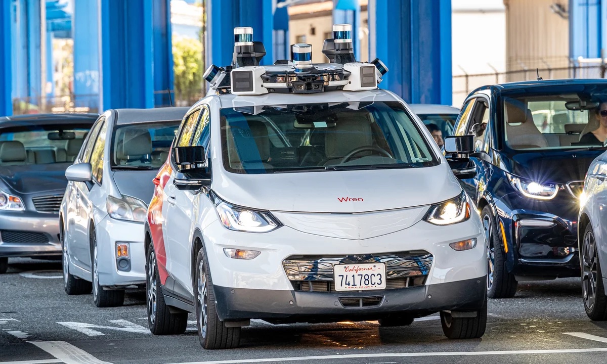 <i>Khi các nhà phát triển hàng đầu của Mỹ và Trung Quốc đẩy mạnh hoạt động tại châu Âu và Trung Đông, năm 2026 có khả năng sẽ là một năm then chốt cho việc áp dụng robotaxi toàn cầu khi các dự án thí điểm tiến tới triển khai thương mại và các công ty chuyển từ các thử nghiệm riêng lẻ sang mở rộng quốc tế có phối hợp.</i>