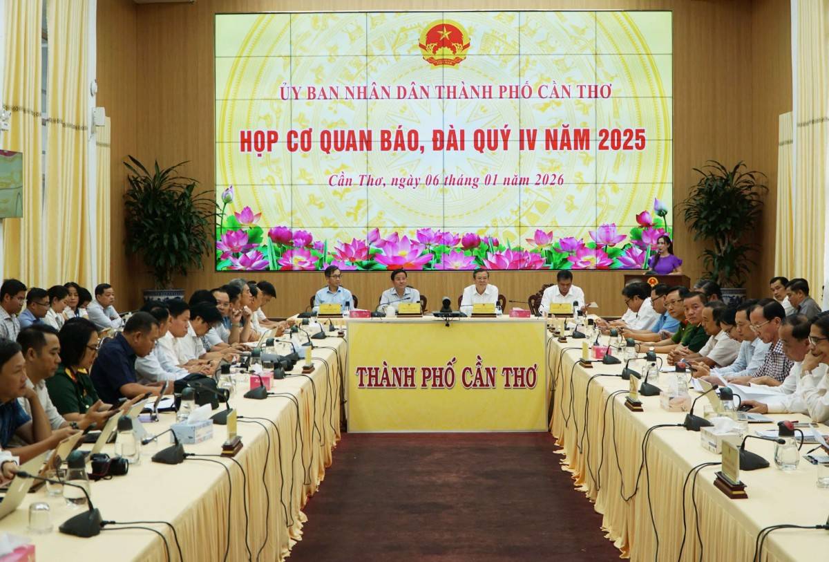 Họp báo công bố báo cáo tình hình kinh tế xã hội TP. Cần Thơ năm 2025. Ảnh: Thu Hiền