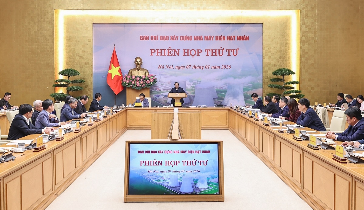 Thủ tướng Phạm Minh Chính, Trưởng Ban Chỉ đạo xây dựng nhà máy điện hạt nhân chủ trì phiên họp. Ảnh: VGP.