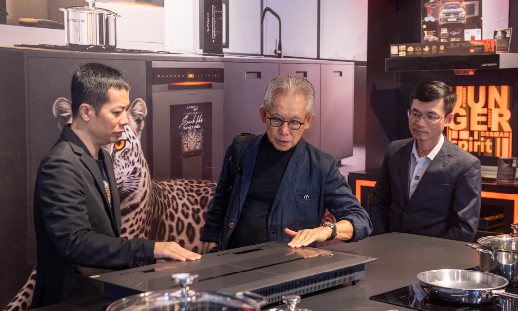 Nhà sáng lập Kingsmen yêu thích thiết kế sáng tạo của Junger JG tại MComplex