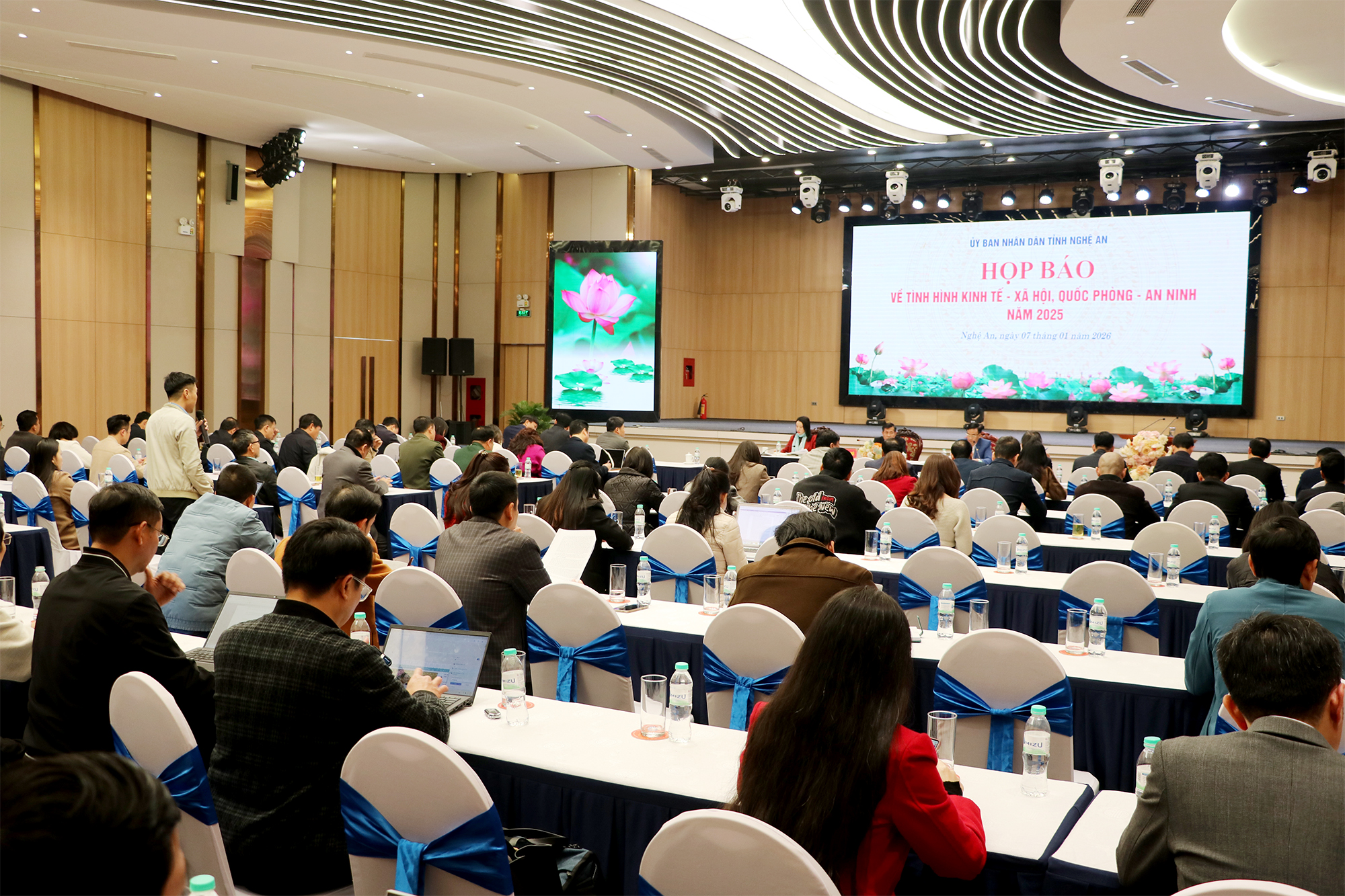 Toàn cảnh buổi họp báo