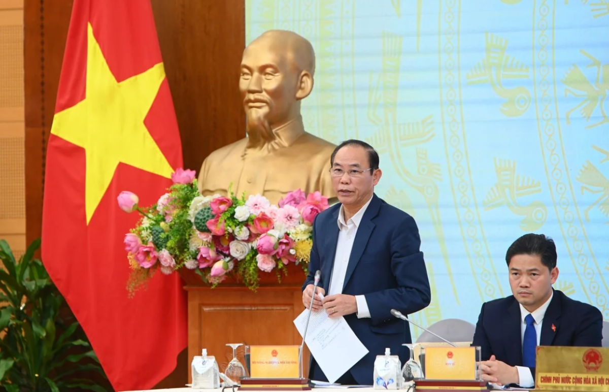 Thứ trưởng Bộ Nông nghiệp và Môi trường&nbsp; Phùng Đức Tiến thông tin về tình hình ô nhiễm không khí tại buổi họp báo