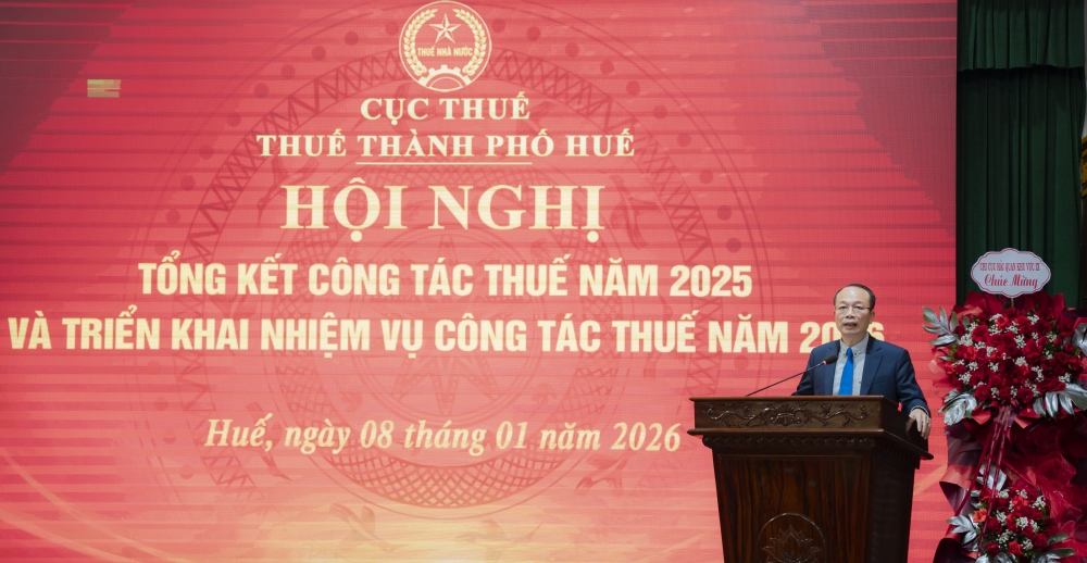 Phó Chủ tịch UBND thành phố Huế Phan Quý Phương phát biểu tại hội nghị