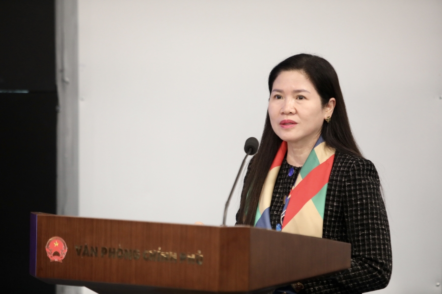 Phó Chủ nhiệm Văn phòng Chính phủ&nbsp;Mai Thị Thu Vân phát biểu khai mạc, đánh giá cao ý nghĩa thiết thực của chương trình đào tạo AI cho cán bộ, công chức Văn phòng Chính phủ