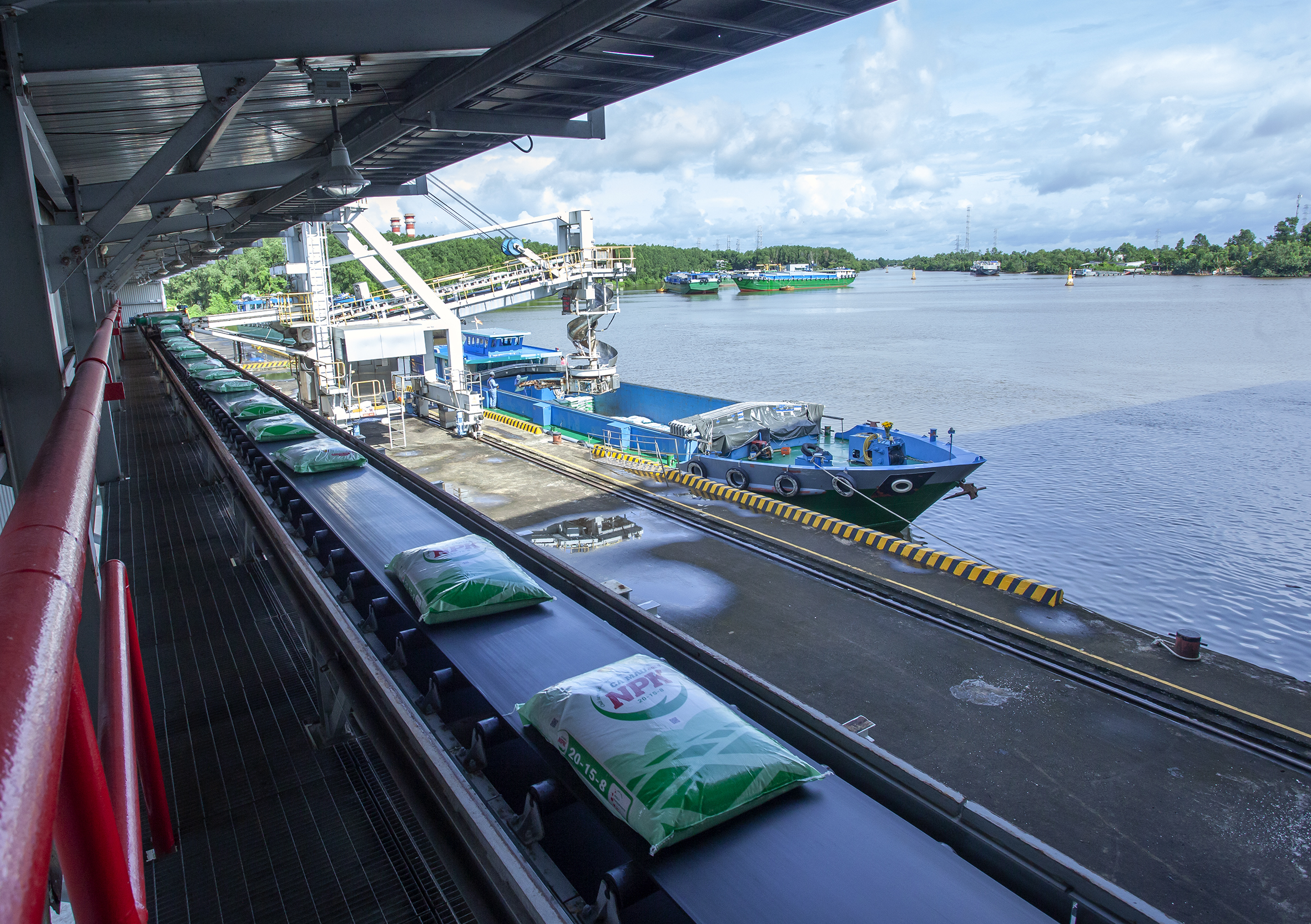 Sản lượng NPK duy trì vận hành ổn định ở mức tải cao, đảm bảo an toàn, hiệu quả và liên tục.