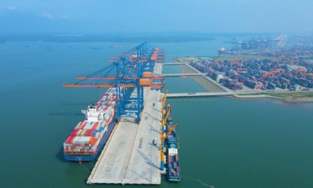 Trong tương lai, việc hình thành thêm các cảng trung chuyển như Cần Giờ hay Cái Mép Hạ sẽ mở ra cơ hội để tối ưu thiết kế hạ tầng ngay từ đầu theo tiêu chí xanh và thông minh, đặc biệt là sau khi hợp nhất ba địa phương Bình Dương, TP. Hồ Chí Minh và Bà Rịa – Vũng Tàu. Ảnh minh hoạ
