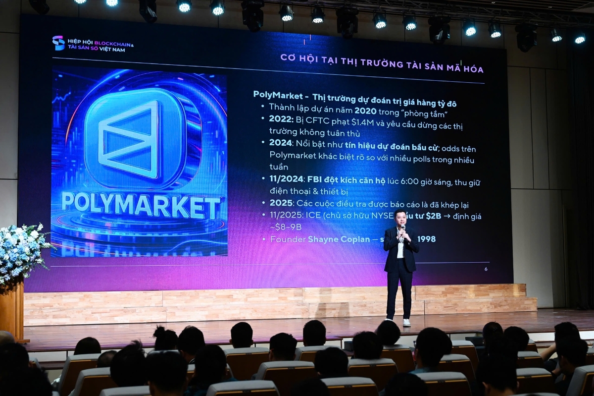 <b>Theo&nbsp;ông Trần Huyền Dinh,&nbsp;Việt Nam liên tục nằm trong nhóm quốc gia có mức độ tiếp nhận tài sản mã hoá cao trên toàn cầu. Tổng giá trị dòng vốn tài sản mã hoá chảy vào Việt Nam trong giai đoạn 2023–2024 ước tính gần 220 tỷ USD.&nbsp;Thị trường buộc phải được tổ chức theo hướng minh bạch, dựa trên tiếp cận quản lý rủi ro, tích hợp đầy đủ các cơ chế phòng, chống rửa tiền và tài trợ khủng bố (AML/CFT) ngay từ khâu thiết kế hệ thống</b>