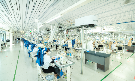 Việt Tiến liên tục đầu tư vào tự động hóa, đồng bộ hóa dây chuyền và chuẩn hóa quy trình, đặc biệt trong các ngành hàng chủ lực.