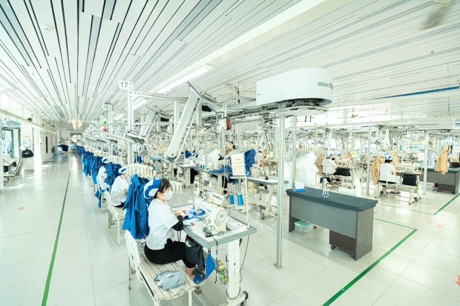 Việt Tiến liên tục đầu tư vào tự động hóa, đồng bộ hóa dây chuyền và chuẩn hóa quy trình, đặc biệt trong các ngành hàng chủ lực.