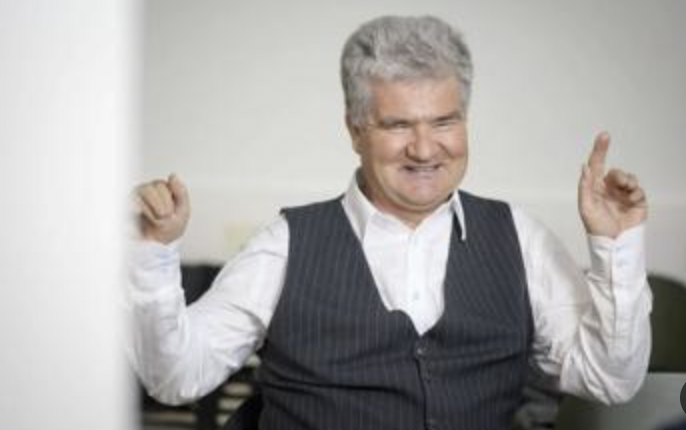 Người đứng đầu quản lý quỹ ông Petri Deryng. 