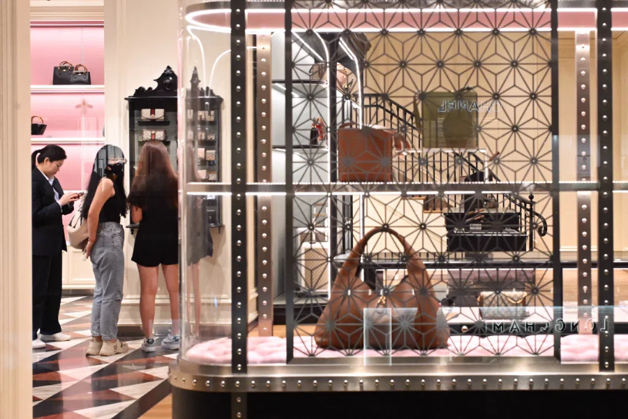 Khôi phục niềm tin của khách hàng đang trở thành yếu tố then chốt.