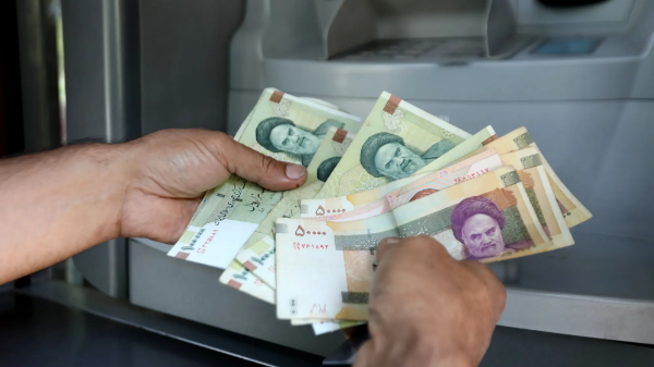 Đằng sau sự mất giá chóng mặt của đồng tiền Iran