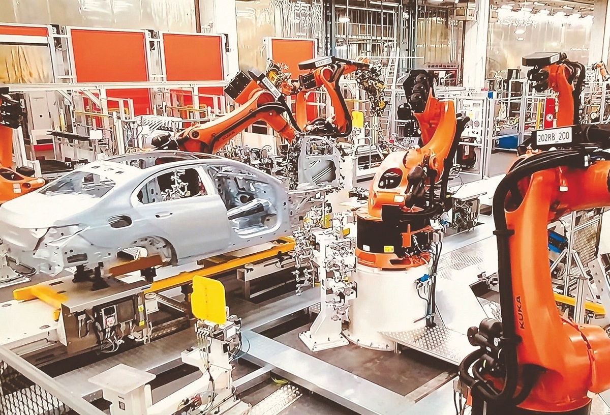 Chiến lược phát triển ngành công nghiệp ô tô Việt Nam là kết hợp chặt chẽ giữa sản xuất, lắp ráp ô tô trong nước với công nghiệp hỗ trợ.