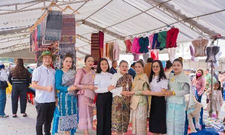 Tết này lên biên giới Lao Bảo dạo phố đêm, khám phá chợ phiên Việt – Lào