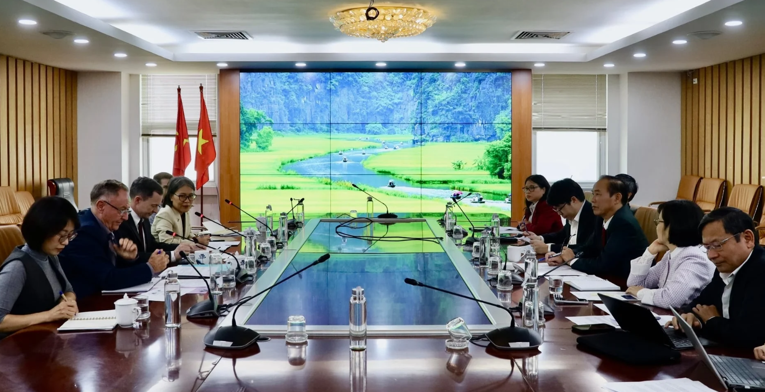 Bộ Nông nghiệp và Môi trường làm việc với phái đoàn Đại sứ quán Hoa Kỳ.