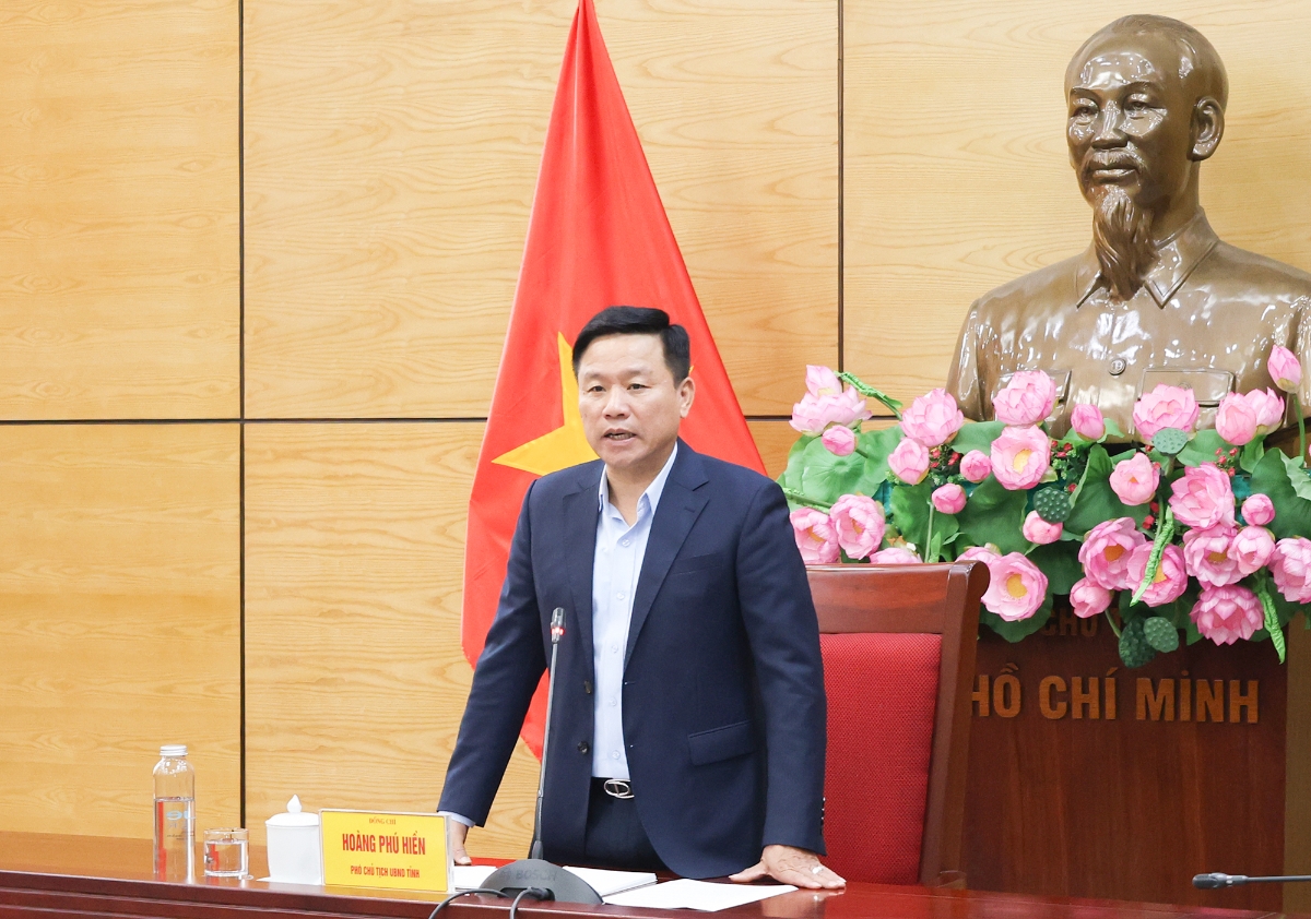 Phó Chủ tịch UBND tỉnh Nghệ An Hoàng Phú Hiền yêu cầu các xã, phường khẩn trương rà soát toàn bộ hồ sơ liên quan, tập trung quyết toán dứt điểm các nội dung còn tồn tại trong quý I/2026